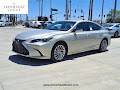 2025 Lexus ES 300h Luxury